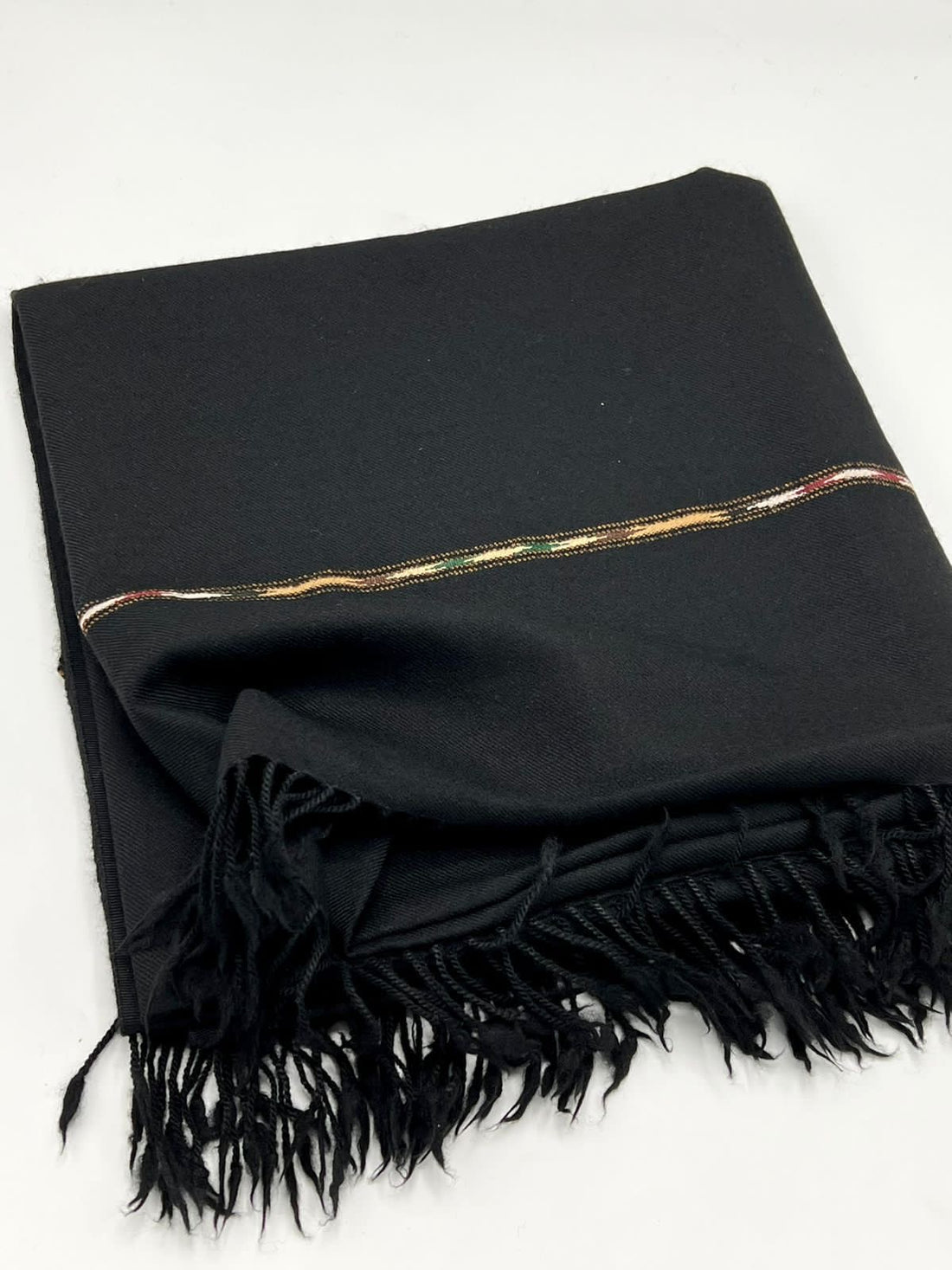 Premium Black Wool Shawl – Luxury Winter Comfort 🖤❄️✨