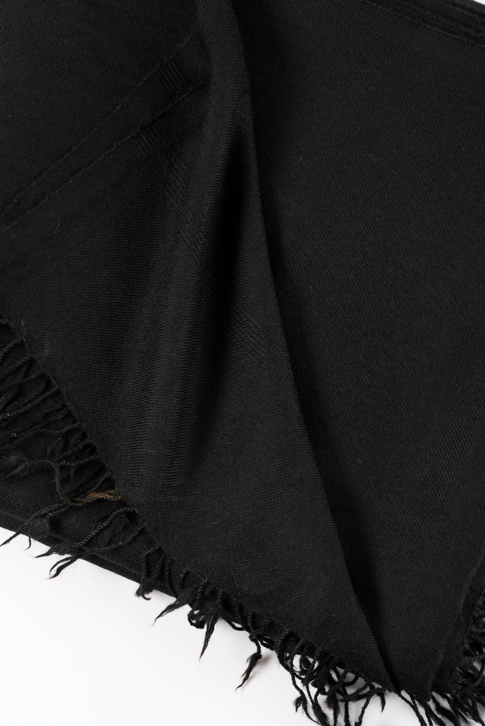 Premium Black Wool Shawl – Luxury Winter Comfort 🖤❄️✨